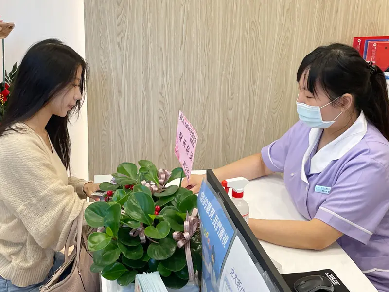 牙齒矯正後牙縫大、牙齒泛黃?陶瓷貼片微整、美白一次搞定 1 bloggerconference-image3