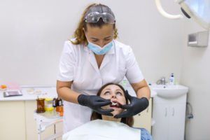 partial denture doctor dentist doing dental prost 2022 01 26 15 30 01 utc 1
